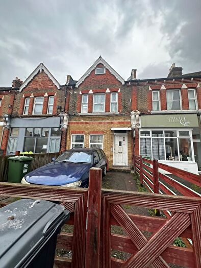 2 Bedroom Flat To Rent In Ardgowan Road, London, SE6