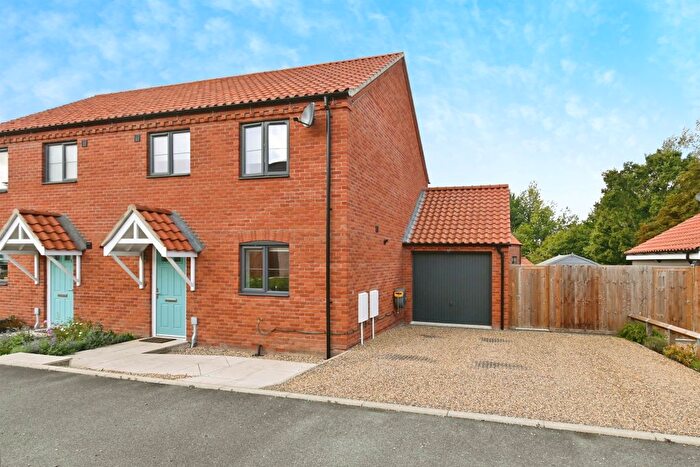 3 Bedroom Semi-Detached House For Sale In Kings Close, Scole, Diss, IP21