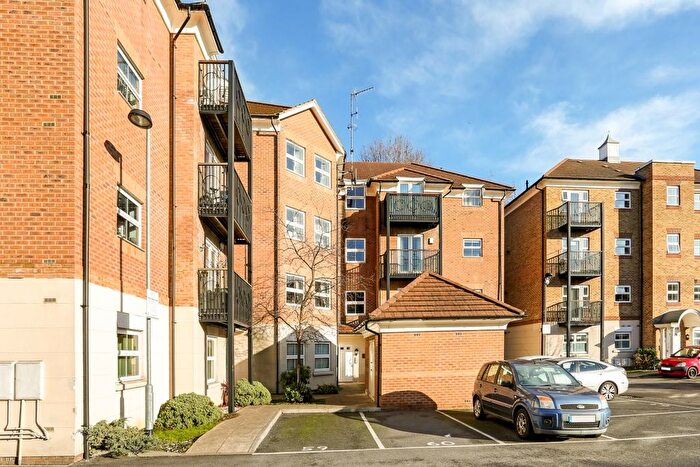 2 Bedroom Flat To Rent In Coppetts Road, London, N10