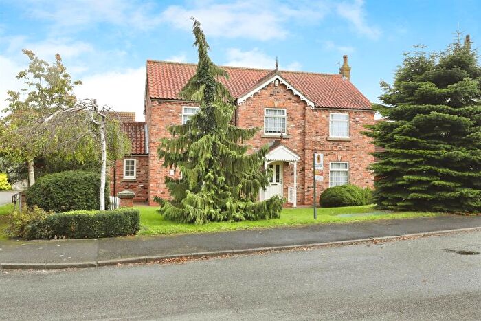 4 Bedroom Detached House For Sale In Bar Road North, Beckingham, Doncaster, DN10