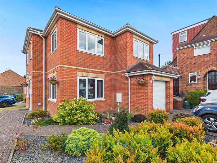 3 Bedroom Detached House For Sale In Dowgate Close, Tonbridge, Kent, TN9