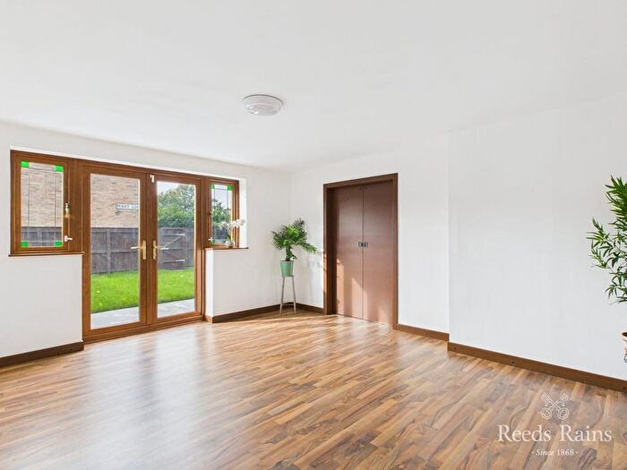 4 Bedroom End Of Terrace House For Sale In Grasby Road, Hull, East Yorkshire, HU8