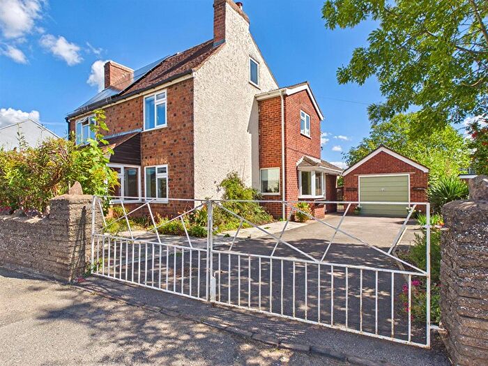 2 Bedroom Semi Detached House For Sale In Poolbrook Road, Malvern, WR14