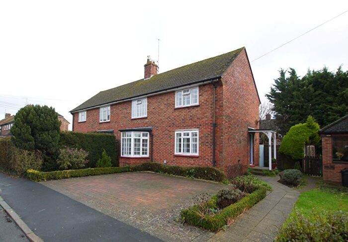 3 Bedroom Semi Detached House For Sale In Hillfield Road, Dunton Green, Sevenoaks, TN13