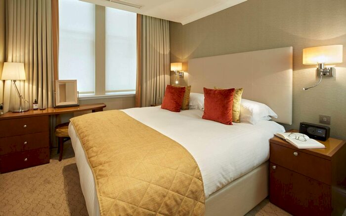 2 Bedroom Flat To Rent In Bow Lane, City, London, EC4M