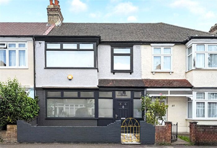 3 Bedroom Terraced House For Sale In Garner Road, Walthamstow, London, E17