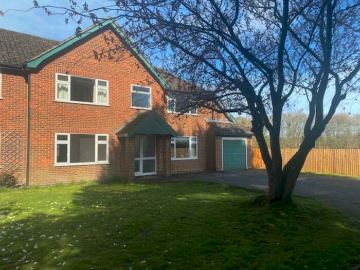 5 Bedroom House To Rent In Recently, LE10