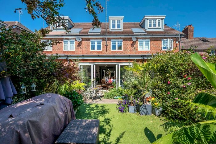 4 Bedroom Detached House To Rent In Station Road, Shalford, Guildford, GU4