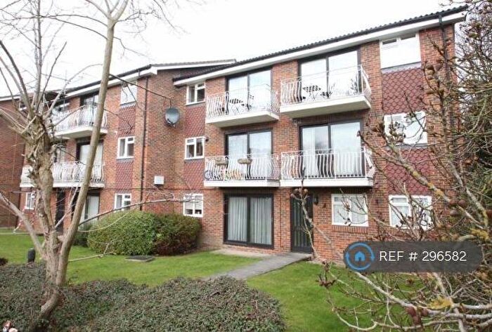 2 Bedroom Flat To Rent In Fleetwood Close, Croydon, CR0