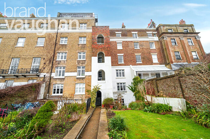 2 Bedroom Flat To Rent In Sussex Square, Kemptown, Brighton, East Sussex, BN2