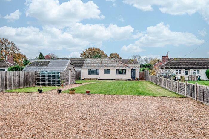 3 Bedroom Semi Detached House For Sale In Sinton Green, Hallow, WR2