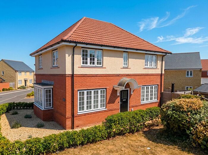 4 Bedroom Detached House For Sale In Fig Tree Crescent, Bridgwater, TA5