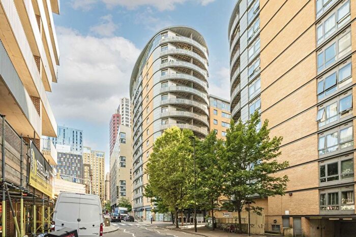2 Bedroom Flat For Sale In Victoria Road, Acton, W3
