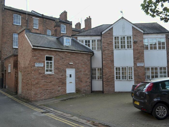 3 Bedroom Flat To Rent In Spencer Street, Leamington Spa CV31