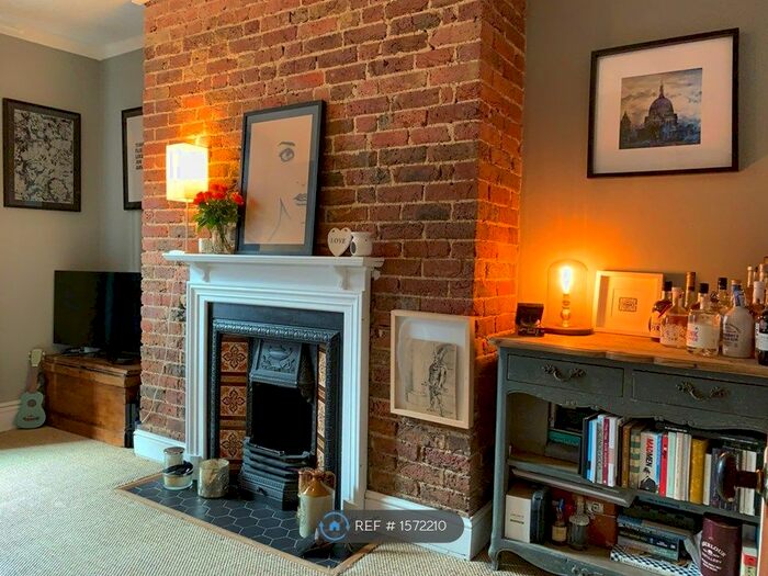 1 Bedroom Flat To Rent In Church Road, London, SE19