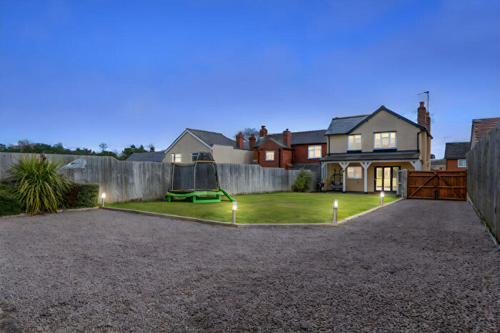 3 Bedroom Detached House For Sale In Connaught Avenue, Kidderminster, DY11