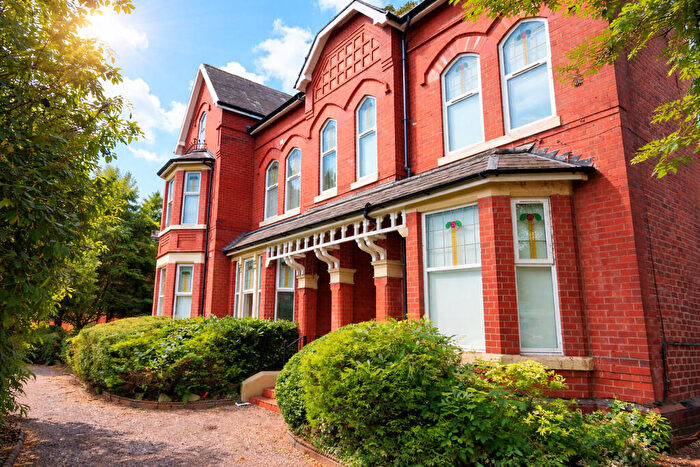 2 Bedroom Apartment To Rent In Buxton Road, Stockport, SK2