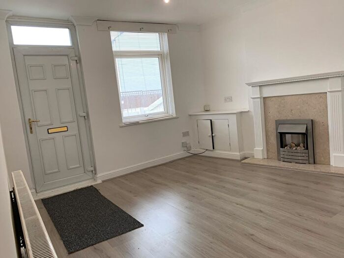 4 Bedroom Property To Rent In Coronation Road, Brimington, Chesterfield, S43