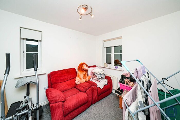 3 Bedroom Flat For Sale In Flat, Ellis Court, Merlin Road, Birkenhead, CH42