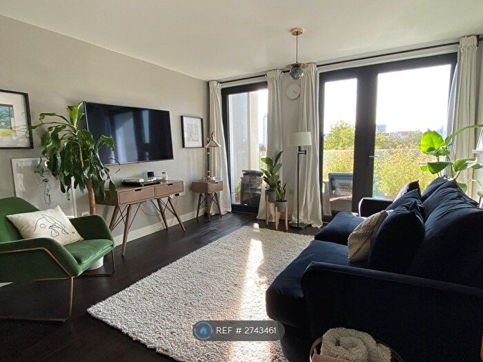 2 Bedroom Flat To Rent In Parkside Court, London, E16