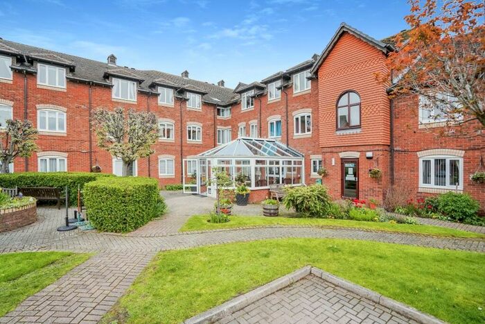 2 Bedroom Flat To Rent In Millstream Way, Leighton Buzzard, LU7