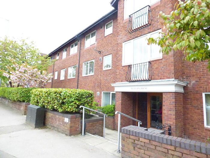 2 Bedroom Apartment To Rent In Redfern House, Romiley, SK6