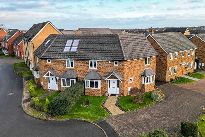 3 Bedroom Semi Detached House For Sale In Keel Way, Oxley Park, Milton Keynes, MK4