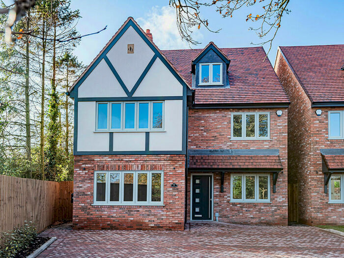 5 Bedroom Detached House For Sale In Evesham Road, Cookhill, B49