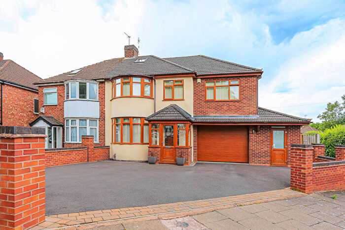 4 Bedroom Semi Detached House For Sale In Gilbertstone Avenue, Birmingham, B26