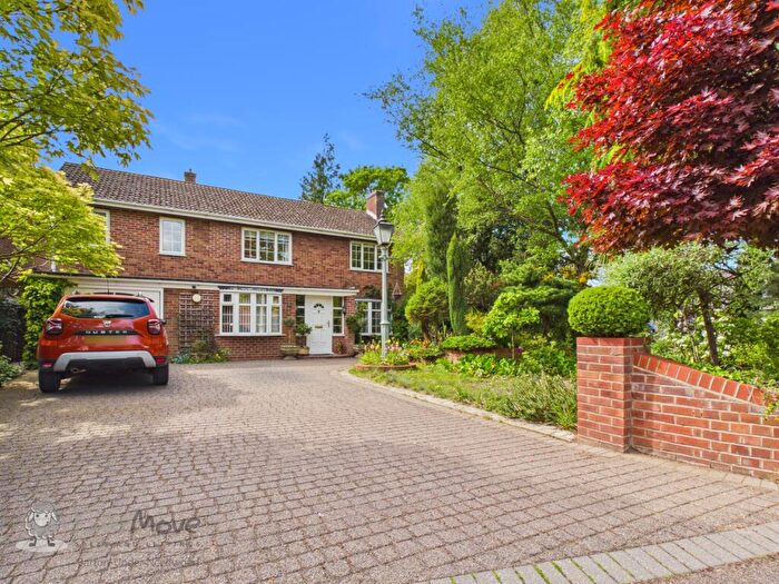 5 Bedroom Detached House For Sale In Meadow Rise, Barton Under Needwood, Burton-on-trent, Staffordshire, DE13