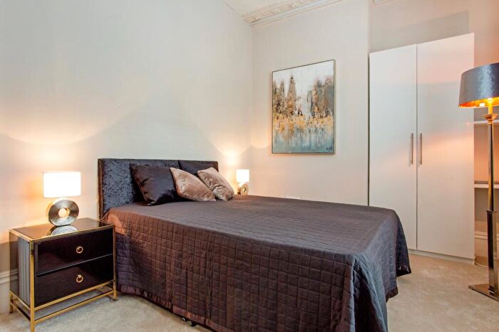 1 Bedroom Flat To Rent In Grove Road Windsor, SL4