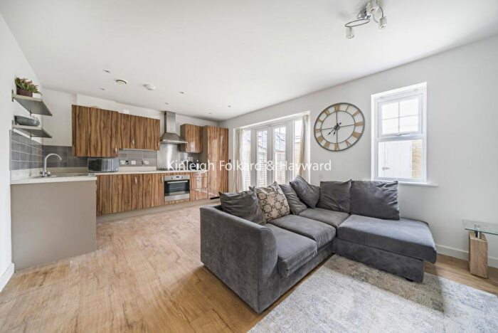 2 Bedroom Flat To Rent In MacKintosh Street, Bromley, Kent, BR2
