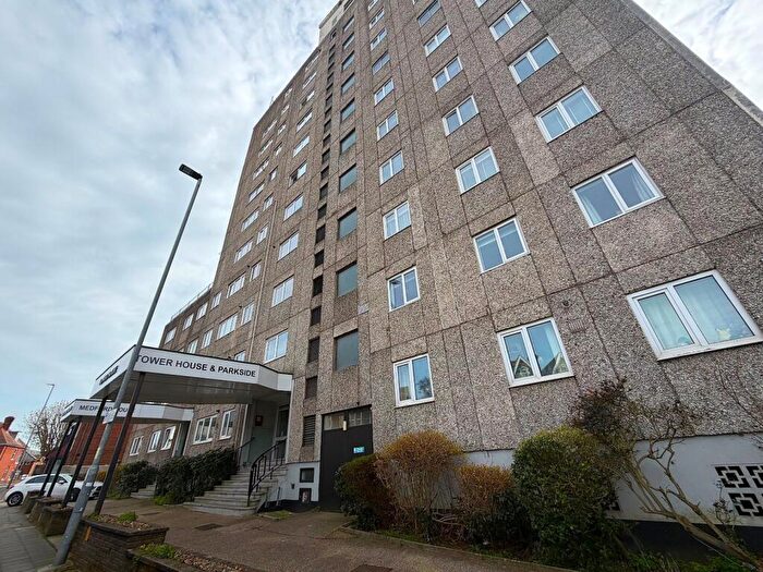 3 Bedroom Flat To Rent In Clarendon Road, Southsea, Hampshire, PO5