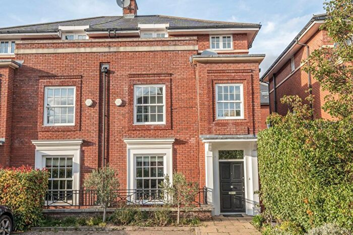 5 Bedroom Semi-detached House To Rent In Arcadian Place, Southfields, London, SW18