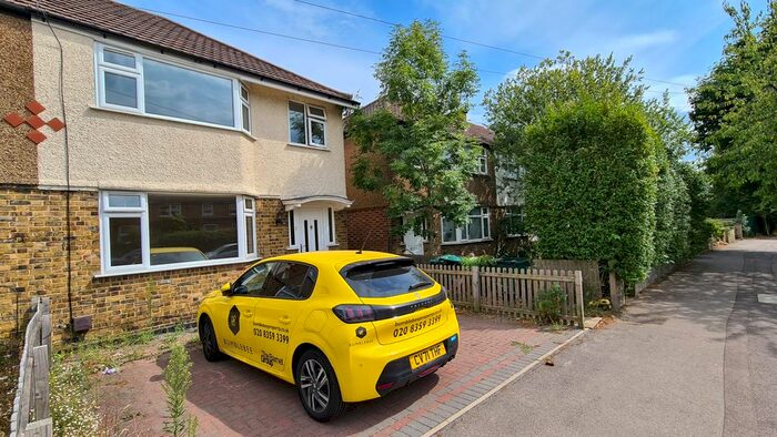 3 Bedroom Semi-Detached House To Rent In Barnet Lane, London, EN5