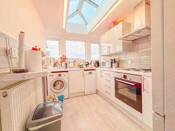 4 Bedroom Maisonette To Rent In Stottbury Road, Horfield, Bristol, BS7