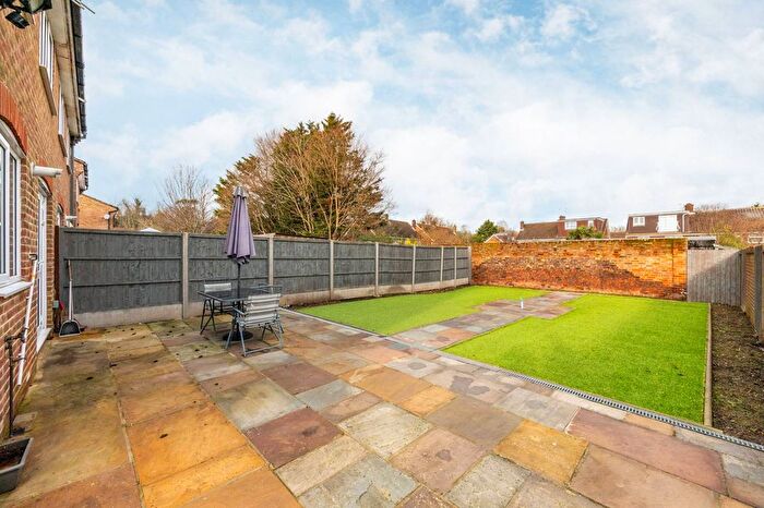 3 Bedroom Property To Rent In Bankside Close, Isleworth, TW7