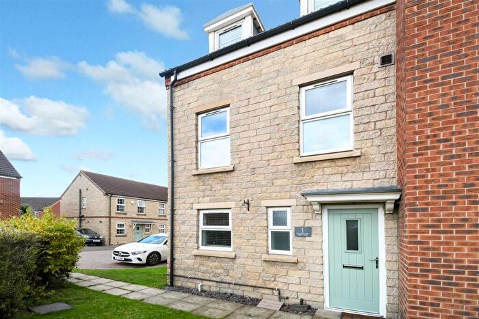 3 Bedroom End Of Terrace House For Sale In Kimberley Court, Scunthorpe, DN16