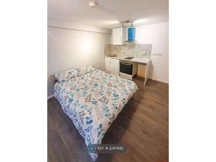 Studio To Rent In Mansfield Road, Nottingham, NG1