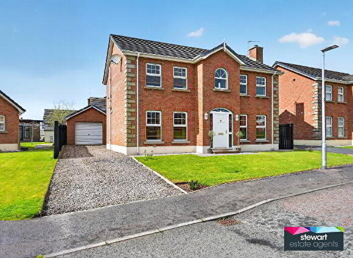 4 Bedroom Detached House With Garages For Sale In Monree Hill, Donaghcloney, BT66