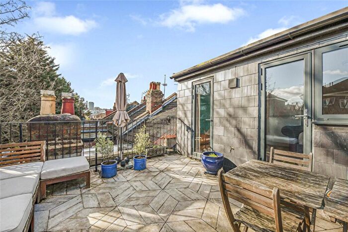 2 Bedroom Flat For Sale In Hermitage Road, Harringay, London, N4