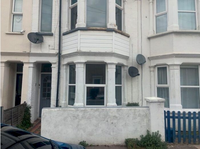 1 Bedroom Flat To Rent In Burnaby Road, Southend-On-Sea, SS1