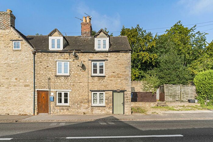 2 Bedroom Cottage For Sale In Manor Road, Woodstock, OX20