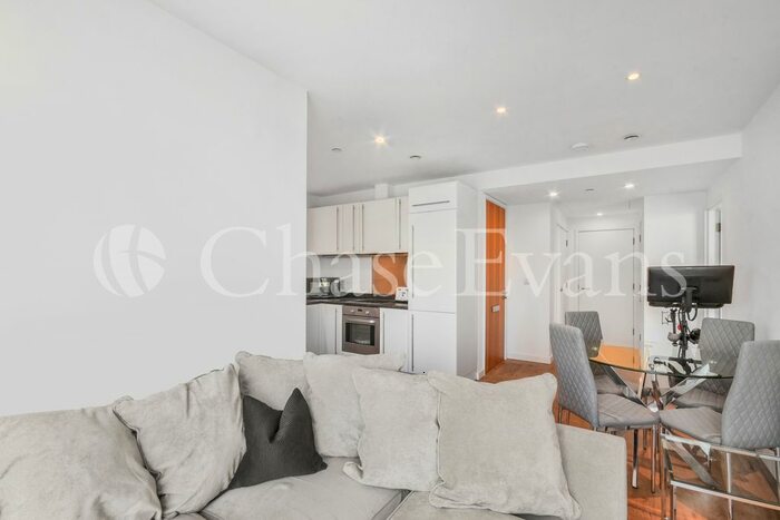 1 Bedroom Flat To Rent In Walworth Road, Elephant Amp; Castle, London, SE1