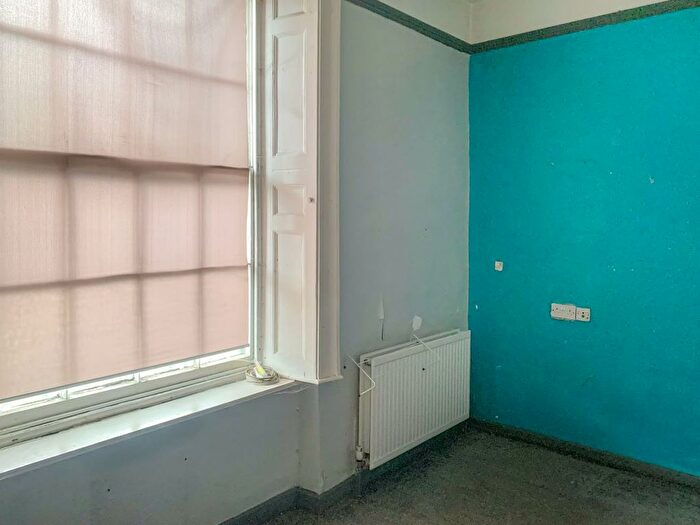 6 Bedroom End Of Terrace House For Sale In High Street, Chard, Somerset, TA20