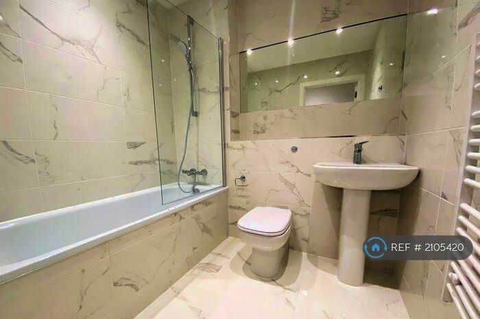 1 Bedroom Flat To Rent In Belsize House, Swindon, SN5