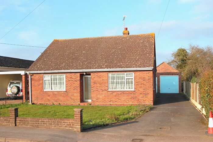 3 Bedroom Detached Bungalow For Sale In West Street, Tollesbury, Maldon, CM9