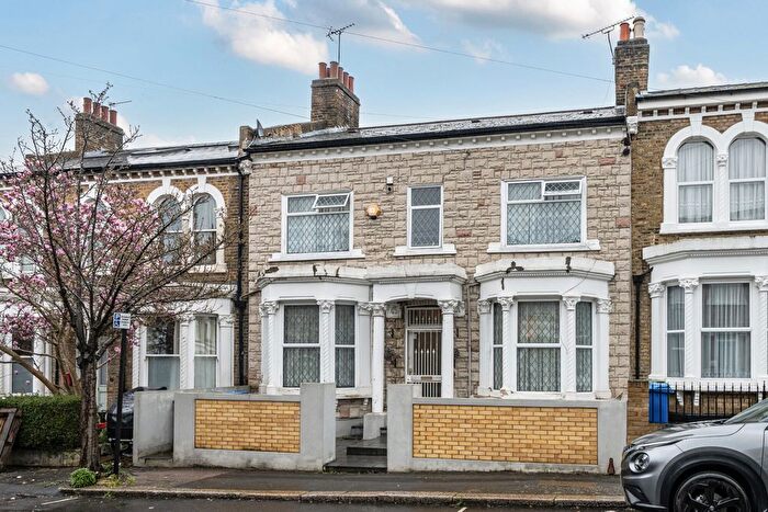 4 Bedroom Detached House For Sale In Crofton Road, London, SE5