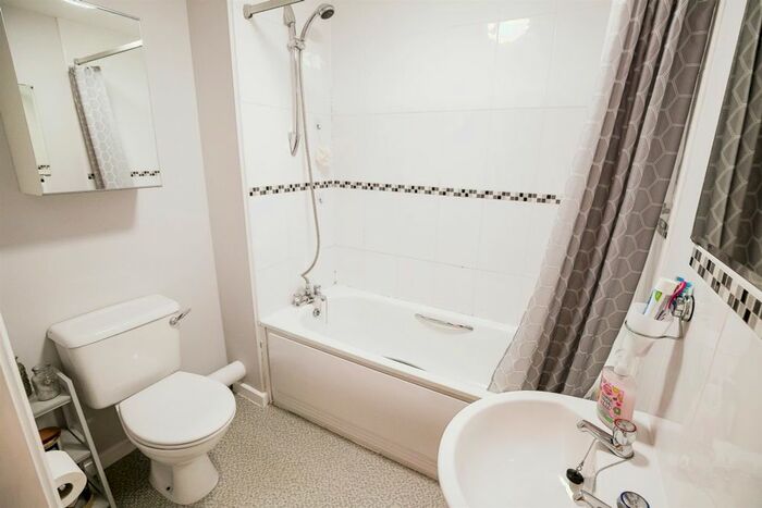 1 Bedroom Flat For Sale In Saddlery Way, Chester, CH1