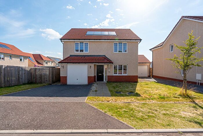 4 Bedroom Detached House For Sale In Mcnaughton Road, Dundee, DD3